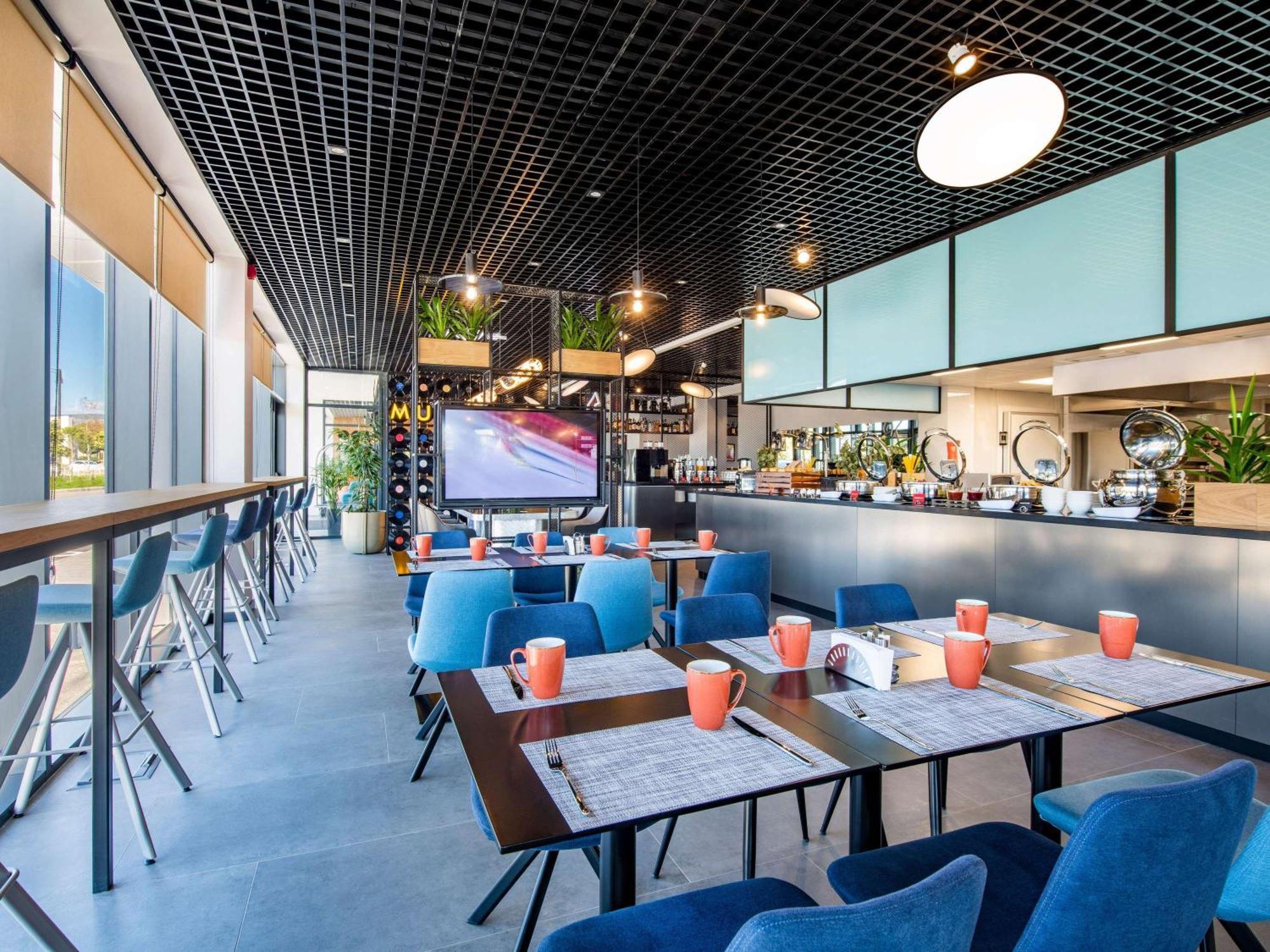 מלון Ibis Tbilisi Airport מראה חיצוני תמונה