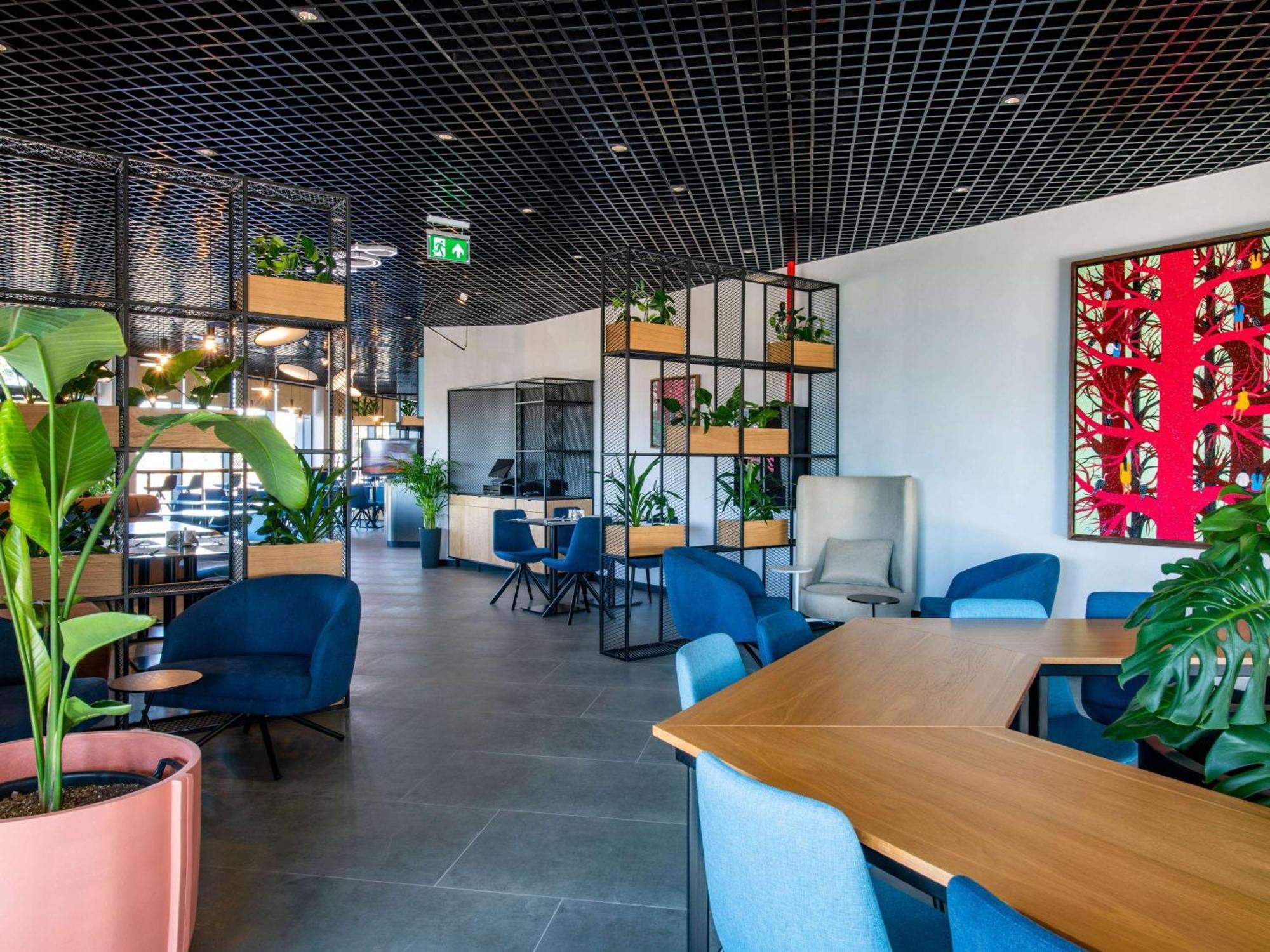 מלון Ibis Tbilisi Airport מראה חיצוני תמונה